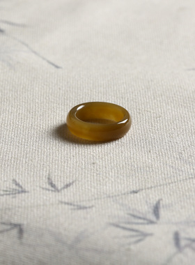 8号戒指 和田玉糖料糖玉小尺码圆弧素圈指环 1500