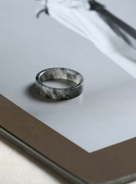 19号戒指 新疆和田玉青花籽料 籽玉薄款直切款方口指环 9159