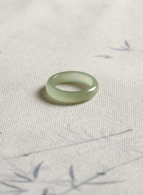 16号戒指 和田玉晴水青白泥鳅背圆弧素圈指环 2711