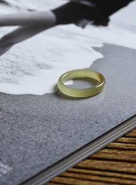 14号戒指 新疆和田玉糖料糖玉窄条素圈指环 4680