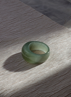 15号戒指 和田玉晴水深青白厚装馒头款指环 8079