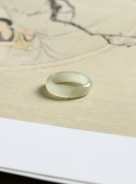 12号戒指 和田玉晴水青白窄条泥鳅背圆弧素圈指环 5256