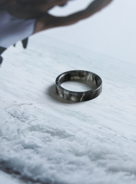 9号戒指 新疆和田玉青花籽料 籽玉墨玉窄条直切款薄款指环 9119