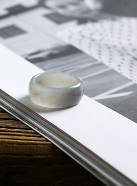 20号戒指 新疆和田玉青花中宽圆弧素圈指环 1759