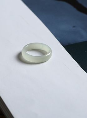 12号戒指 和田玉青白薄款窄条泥鳅背素圈指环 2889