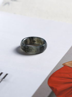 20号戒指 新疆和田玉青花籽料 籽玉泥鳅背圆弧素圈指环 1601