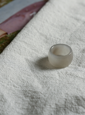 10号戒指 和田玉烟紫轮胎款宽条圆弧指环 4640