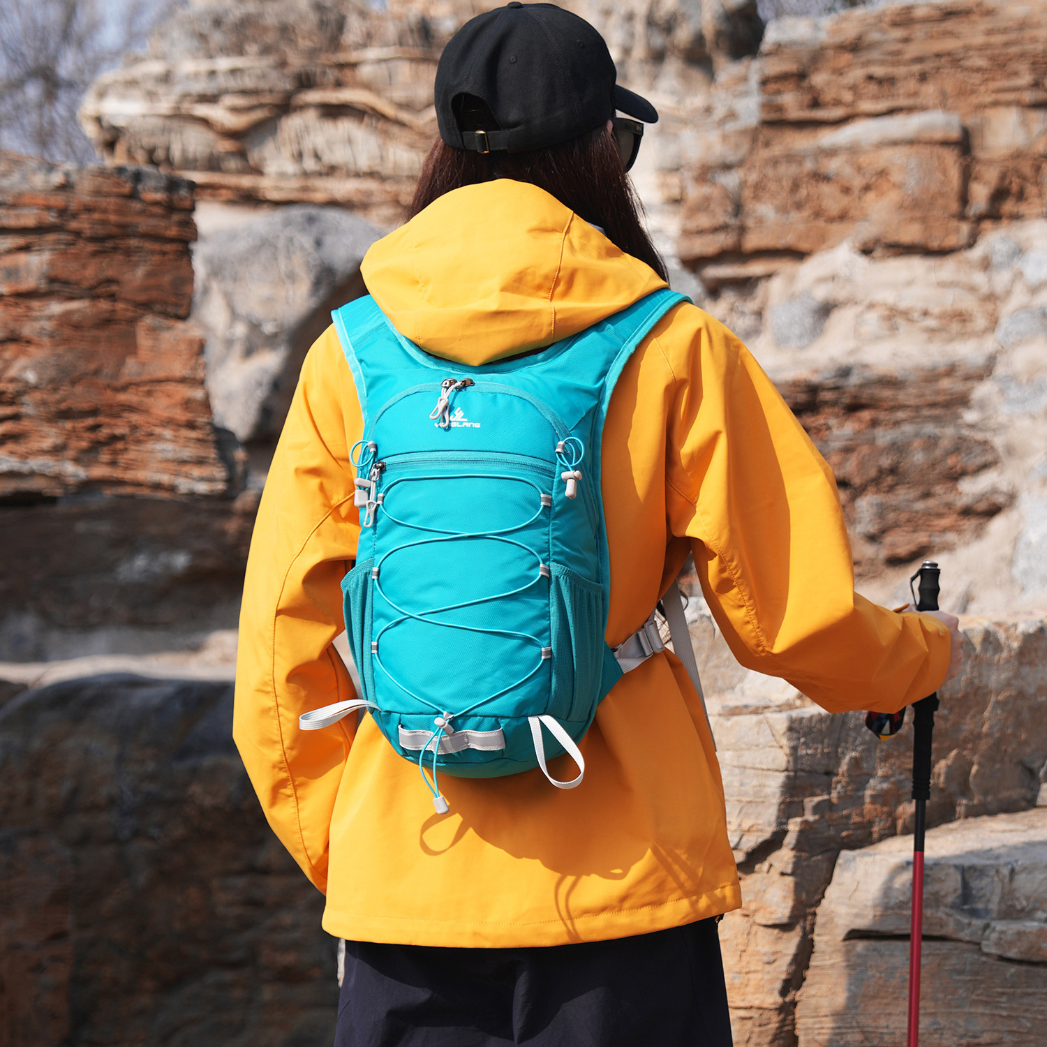 12L Outdoor Hiking and Mountaineering Bag Women's Lightweight Backpack