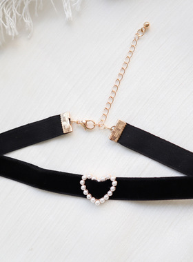 2022春季小香风黑色天鹅绒颈带Choker颈链锁骨链字母珍珠项链女