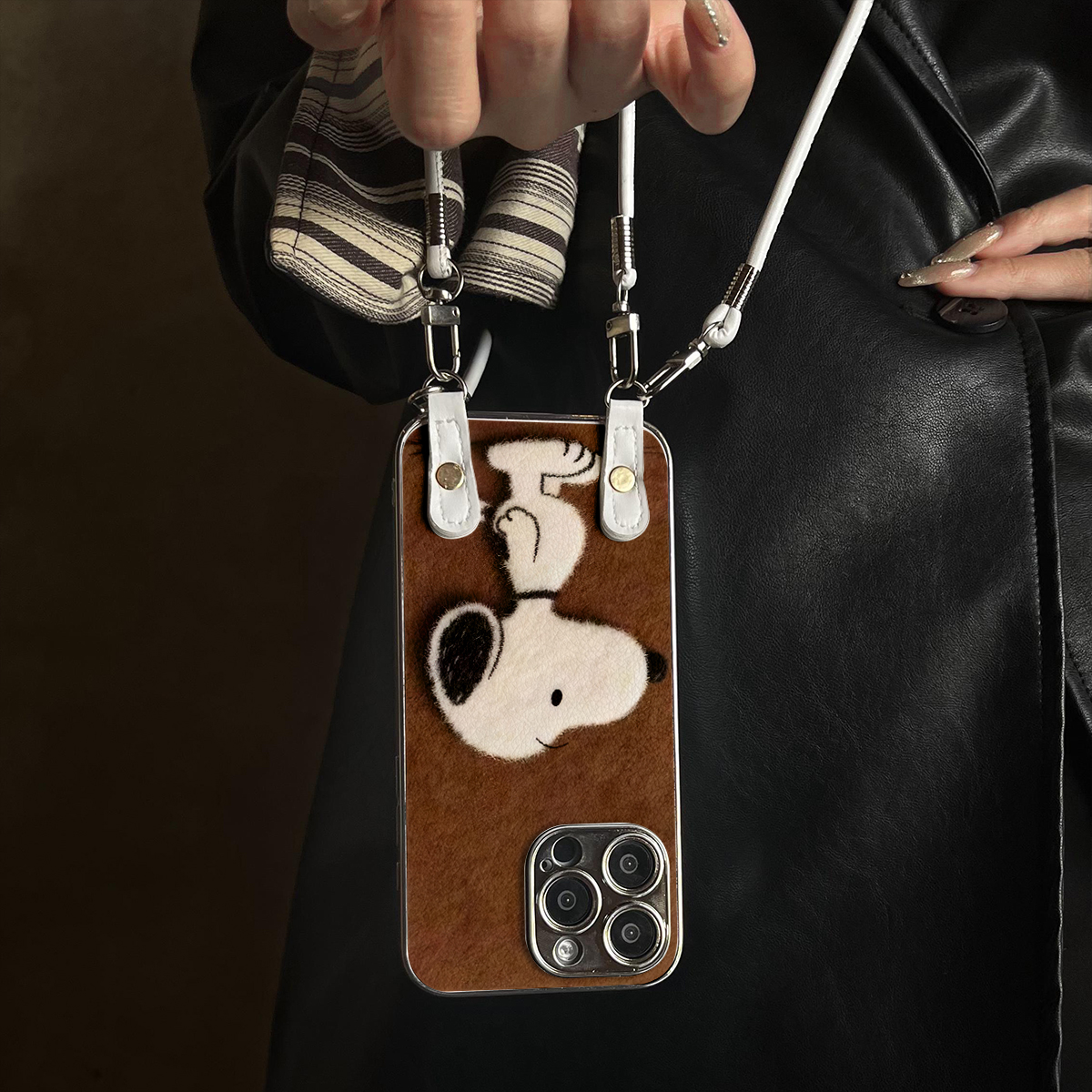 适用于小米17Promax手机壳毛绒狗狗高级感带挂绳红米K80至尊斜跨K60全包防摔新款15ultra女12spro外13/14套 - 图2