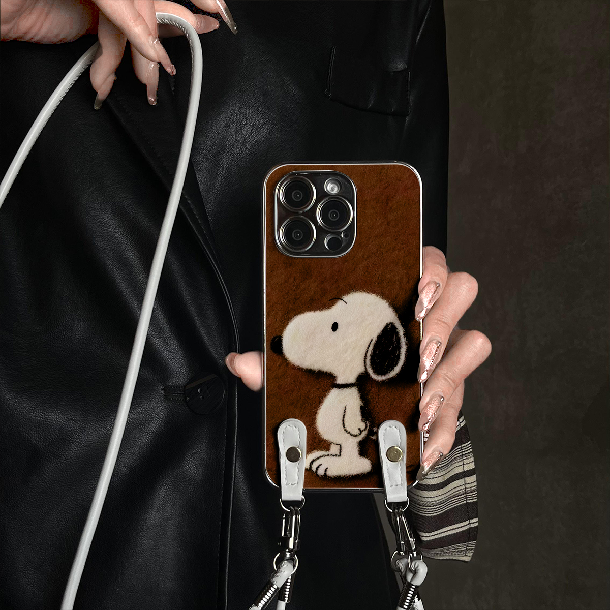 适用于小米17Promax手机壳毛绒狗狗高级感带挂绳红米K80至尊斜跨K60全包防摔新款15ultra女12spro外13/14套 - 图3