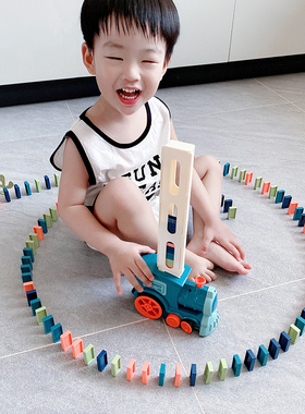 多米诺骨牌小火车儿童男孩益智自动投发放车男女孩玩具过新年礼物