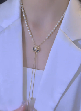 可调节黑色山茶花珍珠吊坠项链女