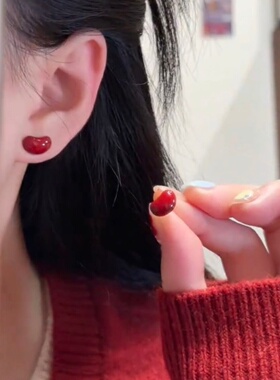 秋冬新款红色相思豆耳钉女