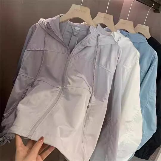 THEWOW 早春新 运动休闲内置背带设计短款连帽防风夹克外套薄女士