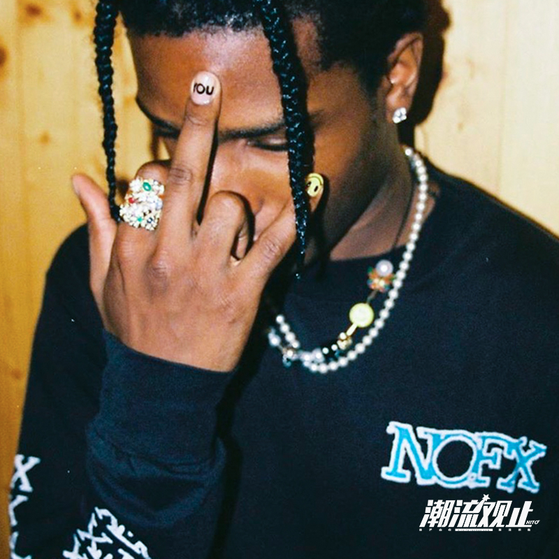银骷髅珐琅蝴蝶陶瓷笑脸项链 吴亦凡同款 ROCKY 潮流观止 EVAE ASAP 银骷髅珐琅蝴蝶陶瓷笑脸项链 吴亦凡同款 ROCKY 潮流观止 EVAE ASAP
