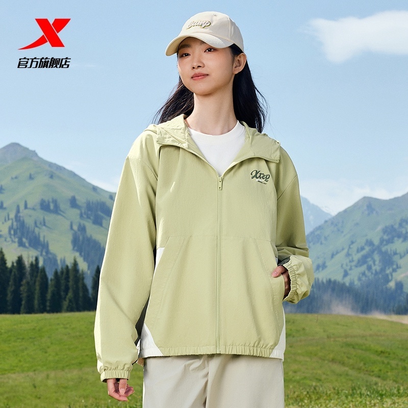 特步夹克男女2025新款秋季官方正品风衣运动上衣情侣休闲连帽外套 - 图2