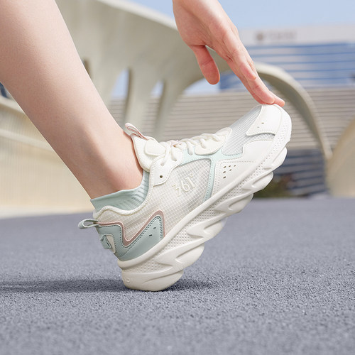 361女鞋运动鞋2026薄款跳操鞋子网面透气软底跑鞋轻便减震跑步鞋 - 图1