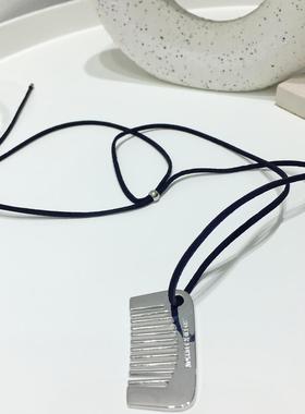 银色桃心形字母梳子可调节项链