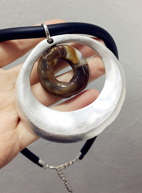 名族风新中式复古夸张亚克力圆形拉丝金属圆圈几何皮革项圈项链颈