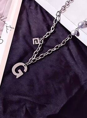冷淡风字母G反光珍珠项链