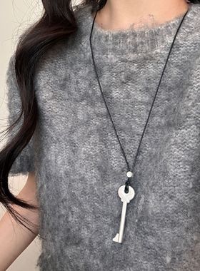 小众复古钥匙吊坠长款毛衣链女
