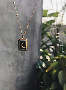 复古方形黑色月亮项链锁骨链