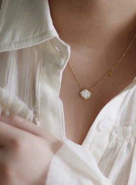 贝壳项链芮苼钛钢镀金十字链女