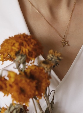 气球小狗项链可爱锁骨链女钛钢