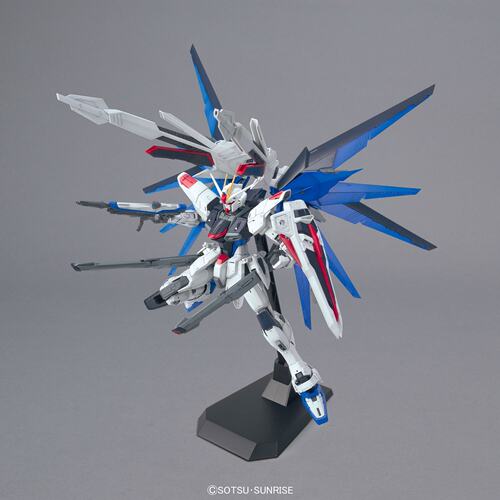 现货 万代 MG 1/100 自由高达 Ver 2.0 Freedom SEED 拼装 模型 - 图0