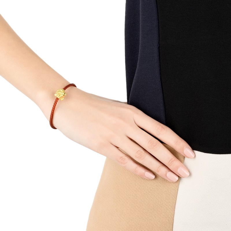 周生生三脚金蟾黄金转运珠Charme串珠手链90020C定价