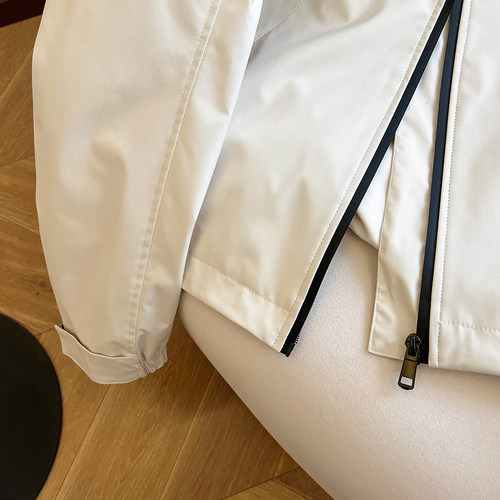 小C家 白色连帽冲锋衣女款2026新款春通勤简约宽松小个子夹克外套 - 图2