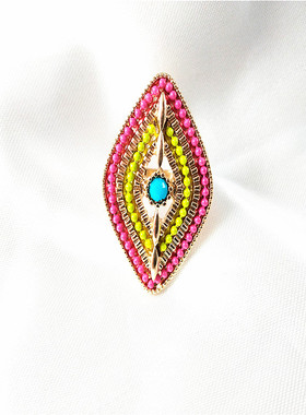 质感镶钻夸张戒指时尚女街拍滴釉