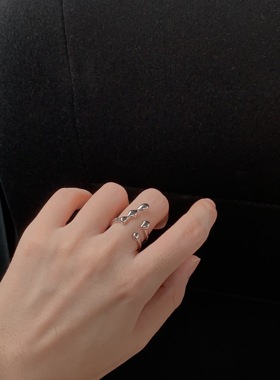 岩石缠绕开口可调节戒指小设计