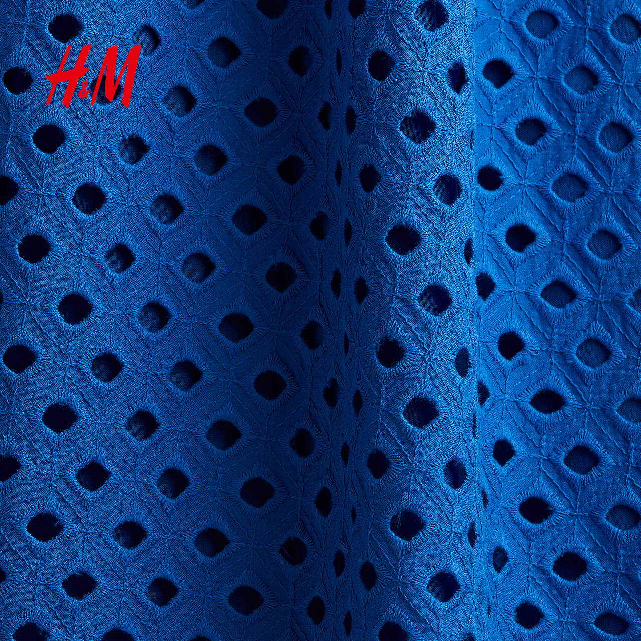 HM2025夏季新款女装镂空刺绣吊带连衣裙1291738