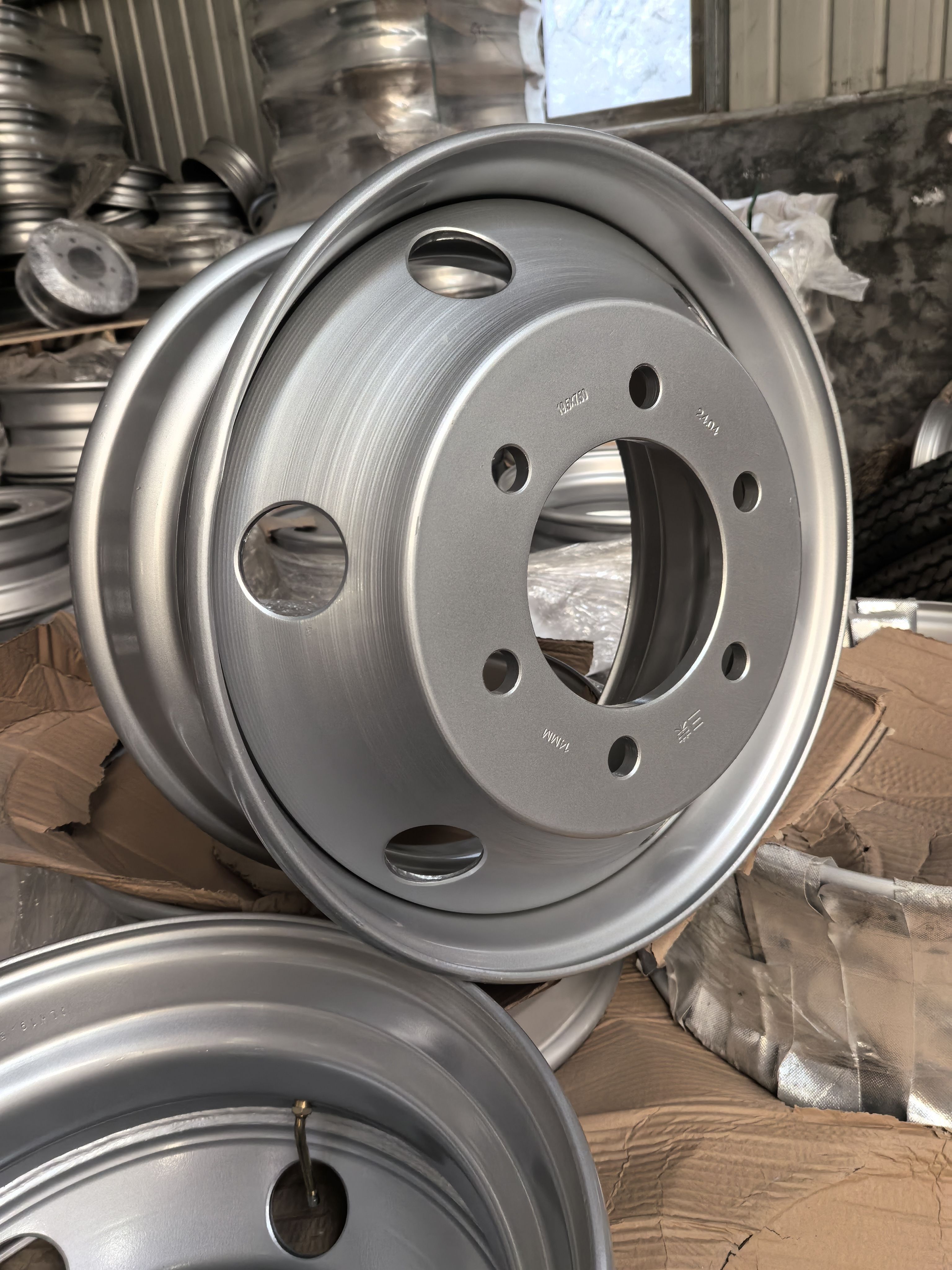 825R16无损改装245/70R19.5轮胎福田奥铃重汽豪沃解放钢圈轮毂 - 图2