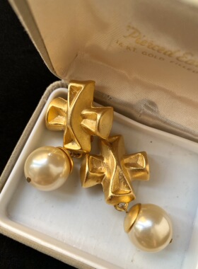 Vintage Norma Jean厚金十字架珍珠吊坠耳夹高级中性别致中古古董