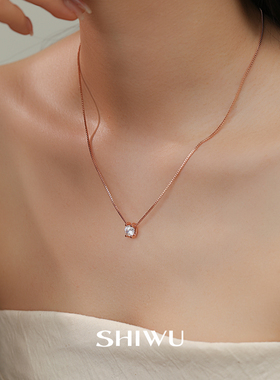 超闪玫瑰金牛头方形锆石锁骨链