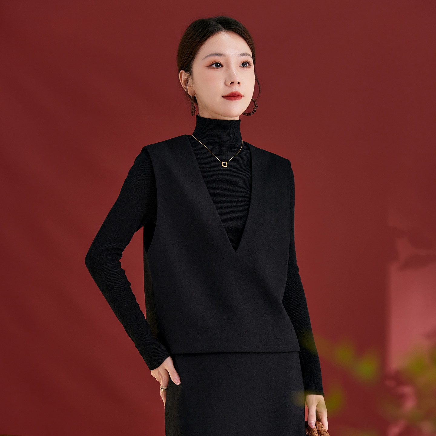 水墨佳人2025秋新款高端羊毛高级简约V领黑色西装马甲坎肩气质女,淘宝优惠券,粉丝福利购,淘宝优惠卷