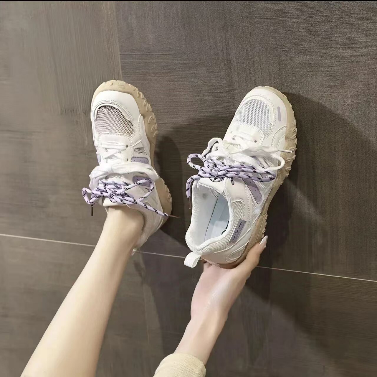 胖东来品牌网面真皮时尚德训鞋女2025夏新款透气软底休闲运动鞋女