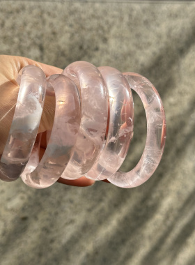 天然小圈口粉幽灵水晶手镯自然光实拍粉色水晶饰品送女友老婆