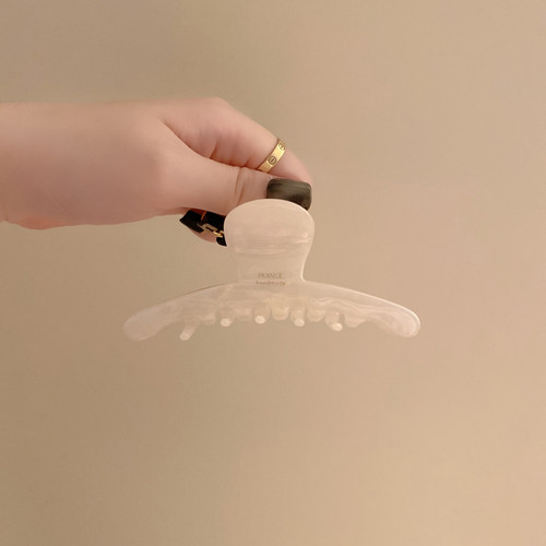 冬季韩系高级感醋酸抓夹中号后脑勺鲨鱼夹发夹2023新款高端简约 - 图2