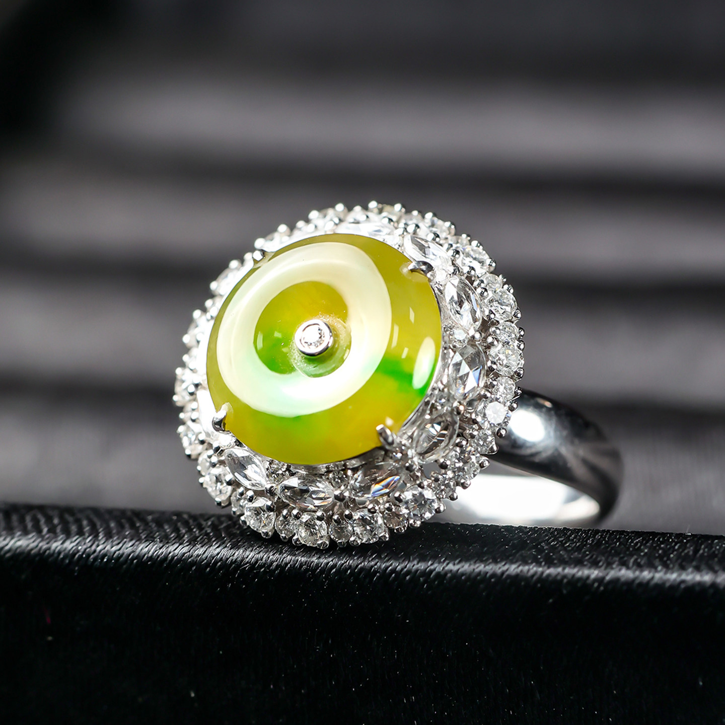 Yangzi Jewelry Perfect Ring Laokeng ice yellow and green three-color design jadeite ring 8.30