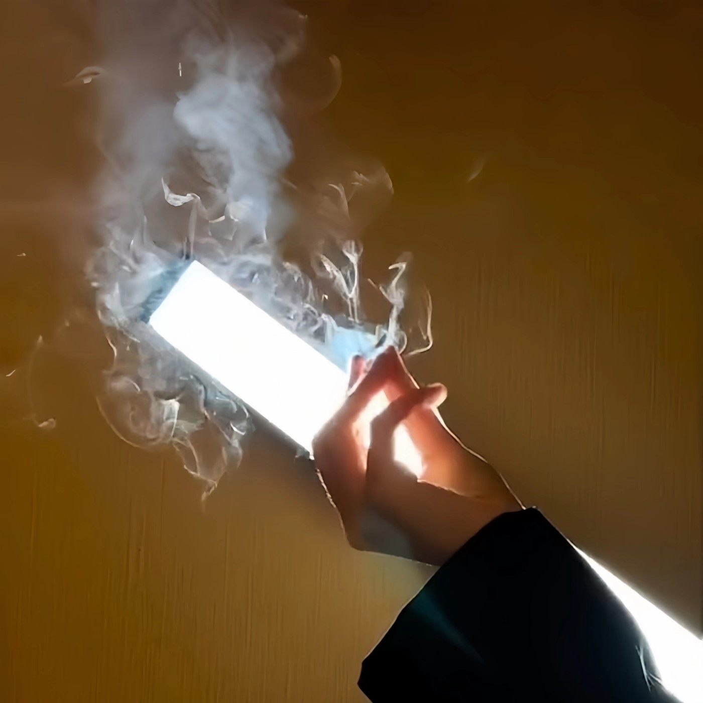 手指生烟魔术油烟纸万圣节魔术道具空手搓烟表演全场网红氛围感,淘宝优惠券,粉丝福利购,淘宝优惠卷