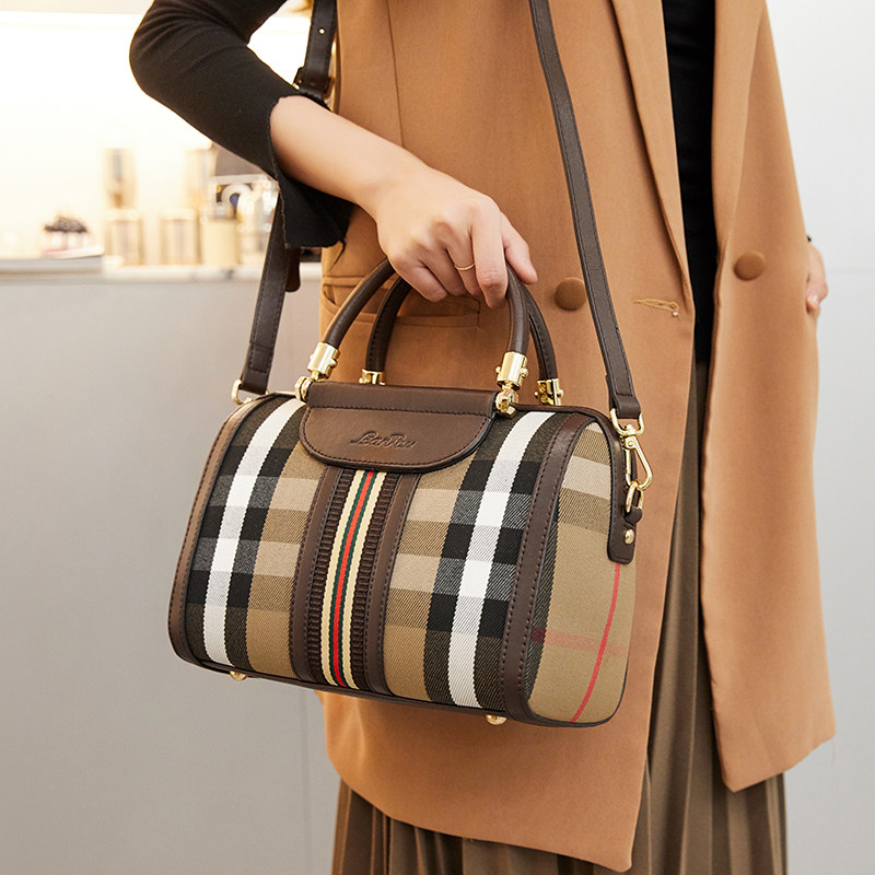 春夏百搭大气波士顿气质新款枕头包 岚蔻箱包女士包袋