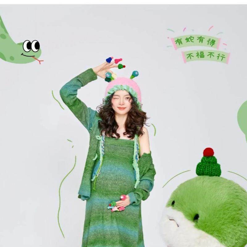 影楼孕妇新年拍照主题绿色针织套装孕妈咪室内艺术照摄影服装,淘宝优惠券,粉丝福利购,淘宝优惠卷