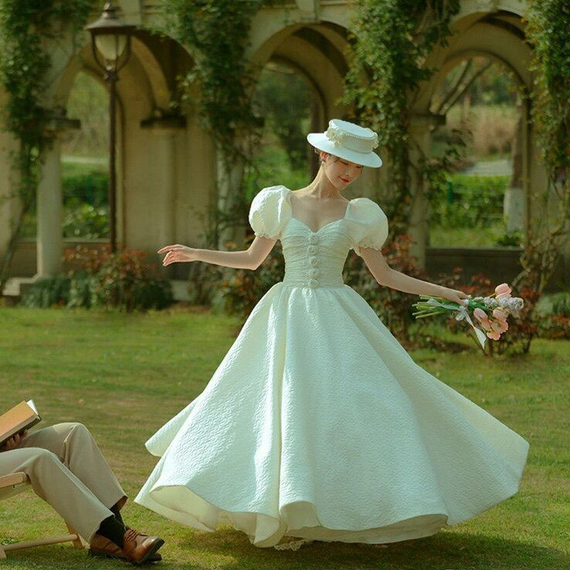 新款影楼主题情侣写真法式复古婚纱 耳夲婚纱