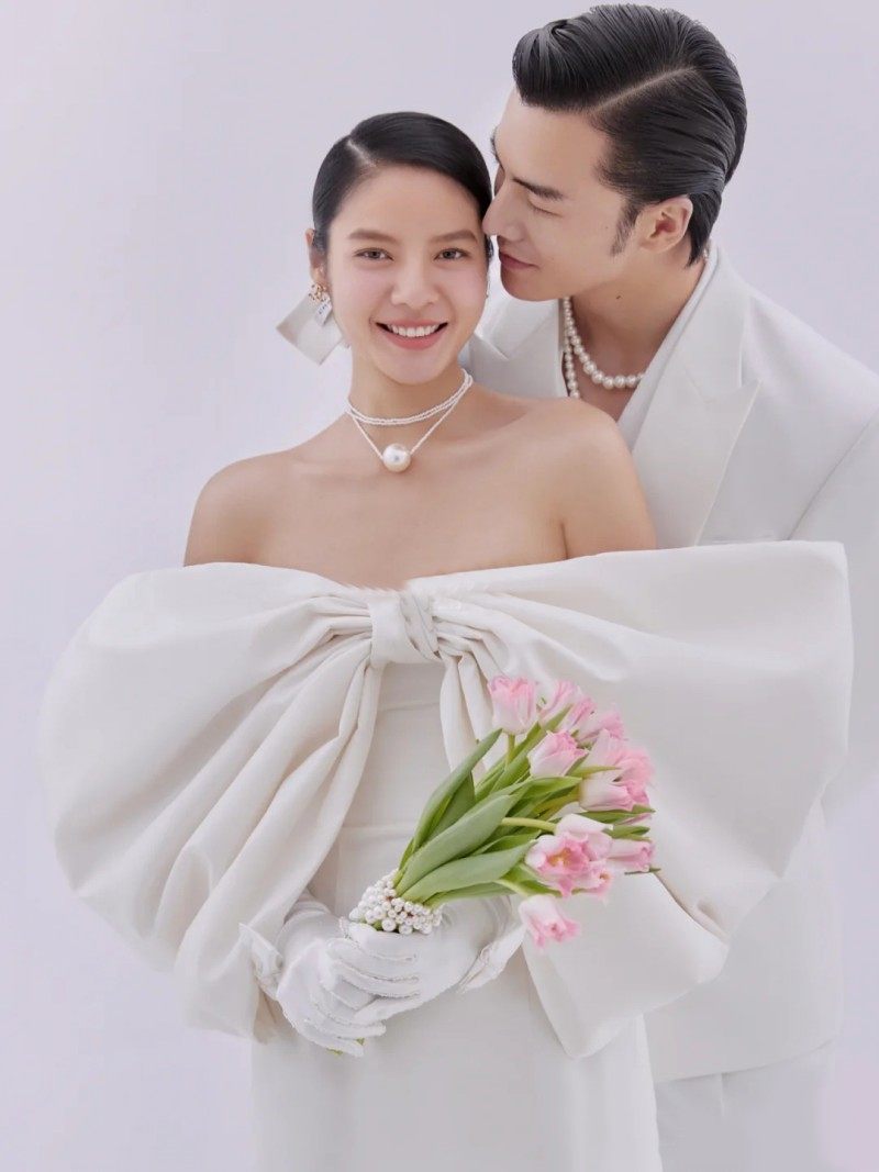 新款影楼主题旅拍一字肩女简约婚纱 耳夲礼服/晚装