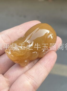 天然糖玉佛貔貅玉吊坠多款雕刻挂件葡萄花生玉坠直播供货玉石批发