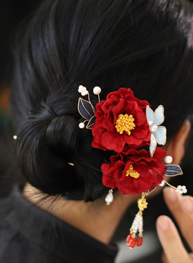 红色山茶花u型发簪新娘头饰古风盘发秀禾妈妈结婚新年发饰喜婆婆